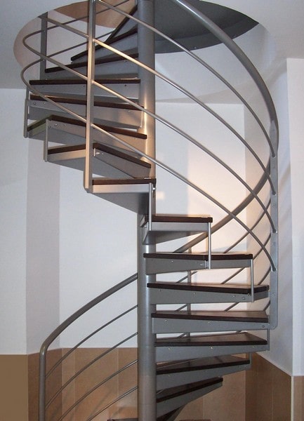 Fer-tendance-escalier-helicoidal