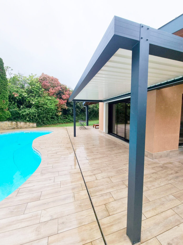 Faut-il déclarer une pergola en mairie ? 